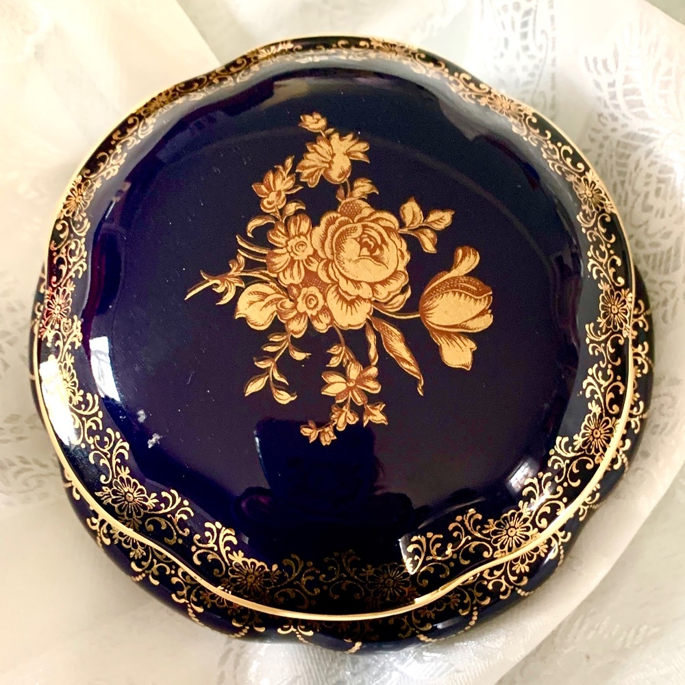 ☃️ 🎁XLG.LIMOGES box W/RARE ROSE DESIGN VTG/ new